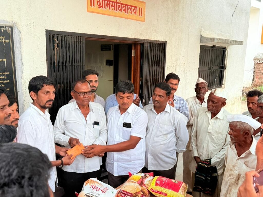 दारफळ ग्रामस्थांच्या मदतीसाठी आरे गावाचा पुढाकार