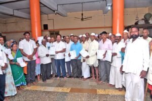 सांगरुळ येथे रक्त दान शिबीर व पेन्शन लाभार्थ्यांना मंजुरी पत्र