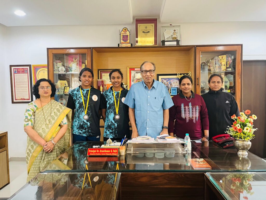 कमला कॉलेजच्या संचिता व प्रणाली यांची राष्ट्रीय मिनी गोल्ड स्पर्धेसाठी निवड