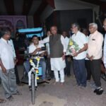 दिव्यांग सागरला आ. खाडे यांचा मायेचा आधार; दैनंदिन वापरासाठी दिले बॅटरीवरील तीनचाकी वाहन
